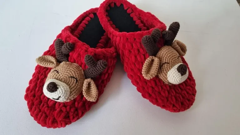 Kadife İplikten Geyikli Yeni Yıl Terliği